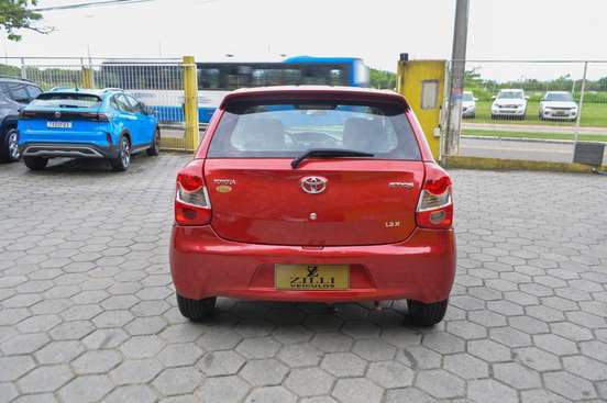 TOYOTA-ETIOS-1.3 X 16V FLEX 4P MANUAL TOYOTA-ETIOS-2014