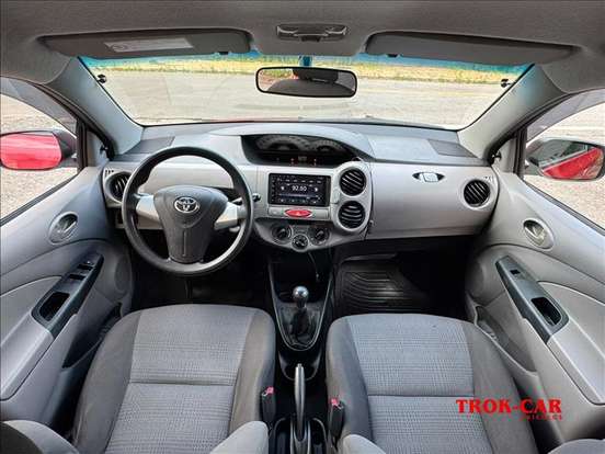 TOYOTA-ETIOS-1.3 XS 16V FLEX 4P MANUAL TOYOTA-ETIOS-2013