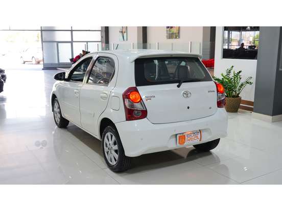 TOYOTA-ETIOS-1.5 X PLUS 16V FLEX 4P AUTOMÁTICO TOYOTA-ETIOS-2018