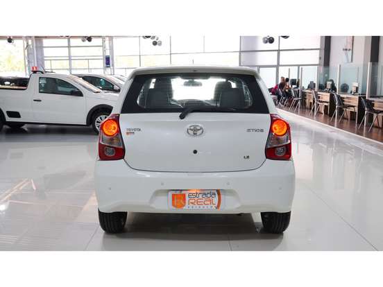 TOYOTA-ETIOS-1.5 X PLUS 16V FLEX 4P AUTOMÁTICO TOYOTA-ETIOS-2018