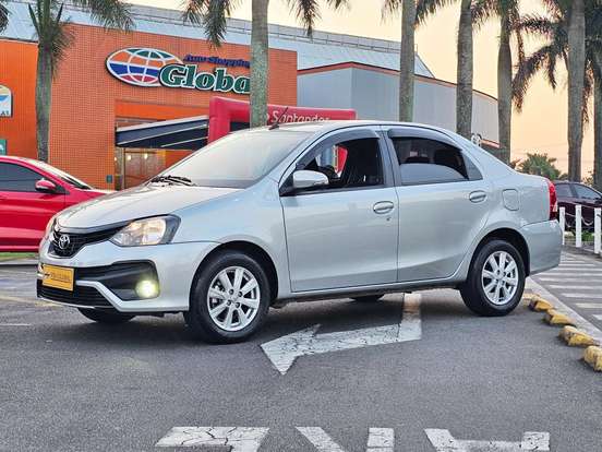 TOYOTA-ETIOS-2018
