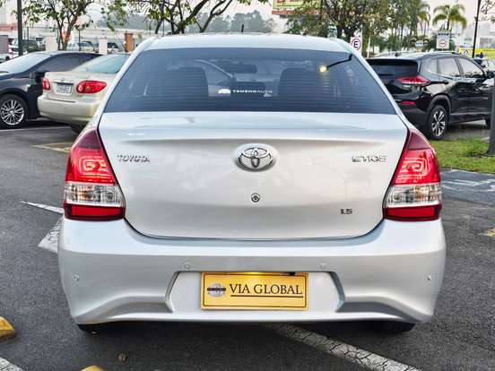 TOYOTA-ETIOS-1.5 X PLUS SEDAN 16V FLEX 4P AUTOMÁTICO TOYOTA-ETIOS-2018