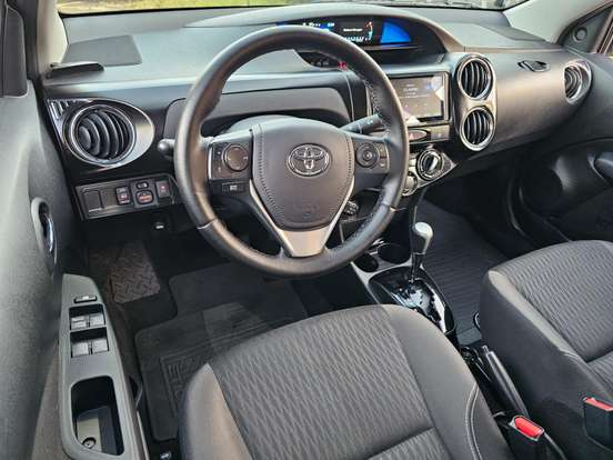 TOYOTA-ETIOS-2018