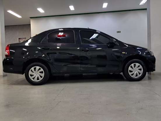 TOYOTA-ETIOS-2019