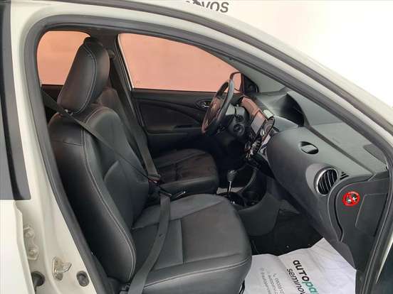 TOYOTA-ETIOS-2017