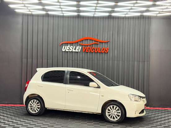 TOYOTA-ETIOS-2013