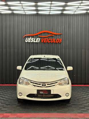 TOYOTA-ETIOS-2013