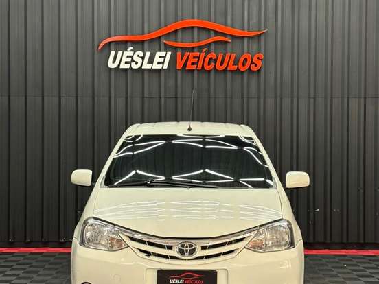 TOYOTA-ETIOS-1.5 XLS 16V FLEX 4P MANUAL TOYOTA-ETIOS-2013