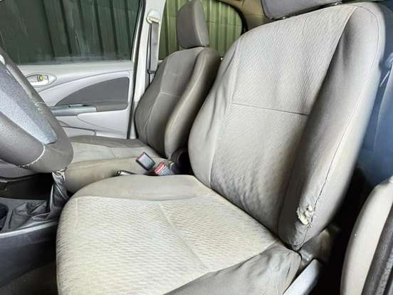 TOYOTA-ETIOS-1.5 XLS 16V FLEX 4P MANUAL TOYOTA-ETIOS-2013