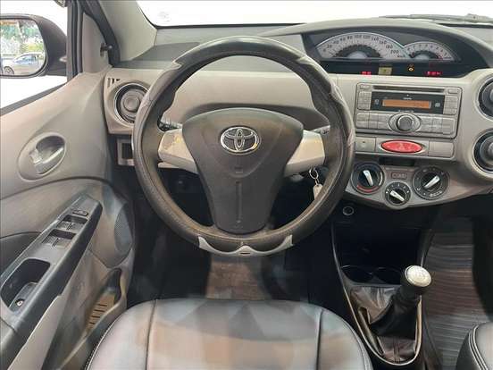 TOYOTA-ETIOS-1.5 XLS 16V FLEX 4P MANUAL TOYOTA-ETIOS-2012