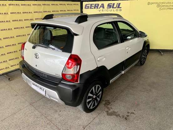 TOYOTA-ETIOS CROSS-1.5 16V FLEX 4P MANUAL TOYOTA-ETIOS CROSS-2014