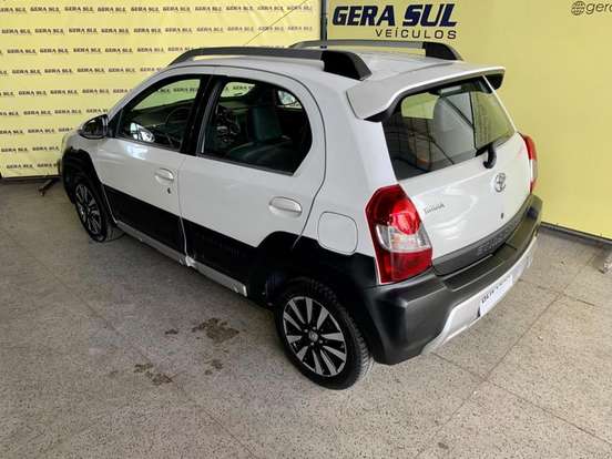 TOYOTA-ETIOS CROSS-1.5 16V FLEX 4P MANUAL TOYOTA-ETIOS CROSS-2014