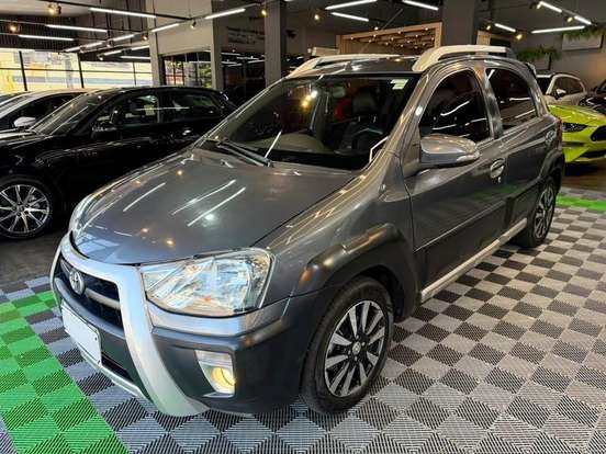 TOYOTA-ETIOS CROSS-2014