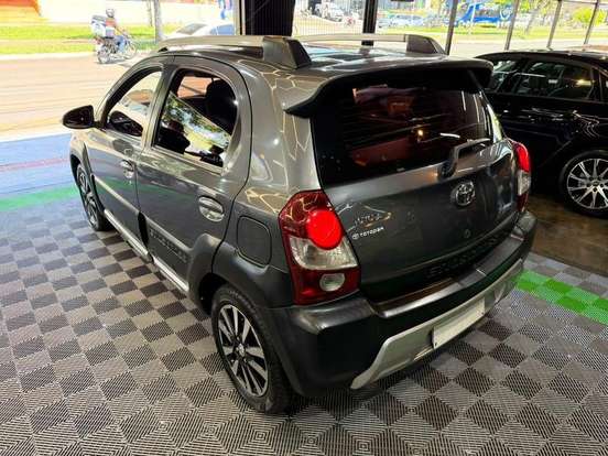 TOYOTA-ETIOS CROSS-2014