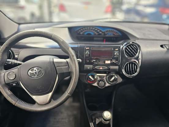 TOYOTA-ETIOS CROSS-2014
