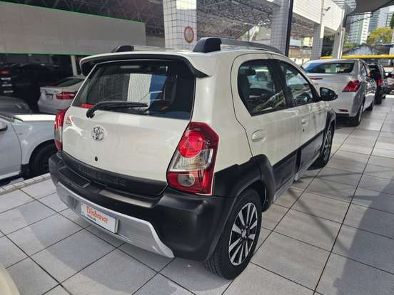 TOYOTA-ETIOS CROSS-2014
