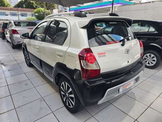 TOYOTA-ETIOS CROSS-2014