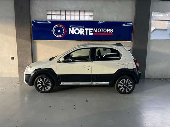 TOYOTA-ETIOS CROSS-1.5 16V FLEX 4P MANUAL TOYOTA-ETIOS CROSS-2015