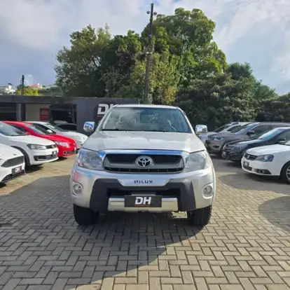 TOYOTA-HILUX-2010