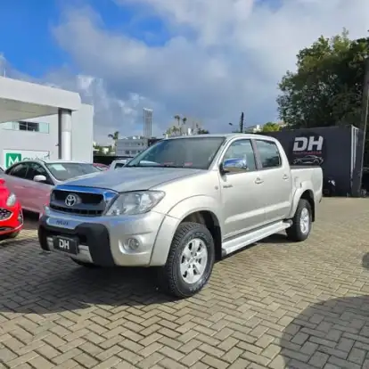TOYOTA-HILUX-2010