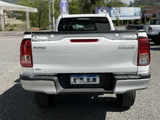 TOYOTA-HILUX-2020