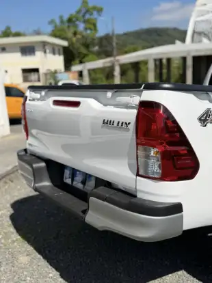 TOYOTA-HILUX-2020