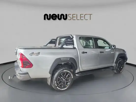 TOYOTA-HILUX-2.8 D-4D TURBO DIESEL CD CONQUEST 4X4 AUTOMÁTICO TOYOTA-HILUX-2023