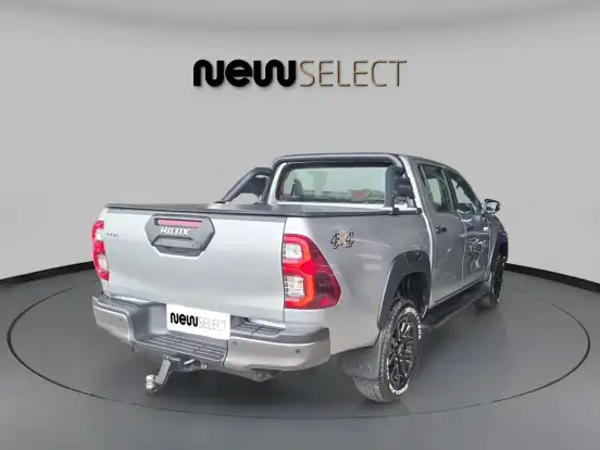 TOYOTA-HILUX-2023