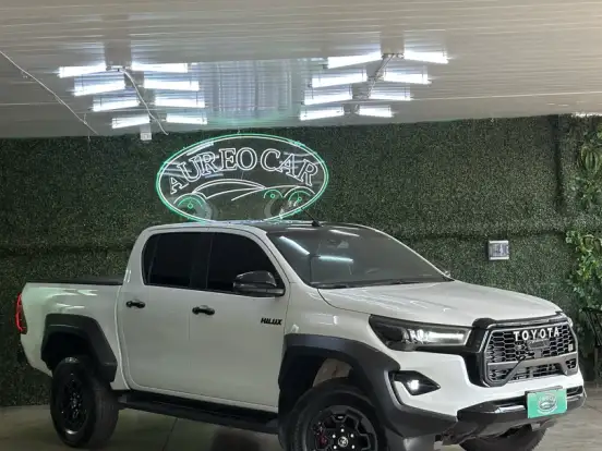 TOYOTA-HILUX-2.8 D-4D TURBO DIESEL CD GR-S 4X4 AUTOMÁTICO TOYOTA-HILUX-2024