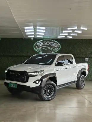 TOYOTA-HILUX-2024