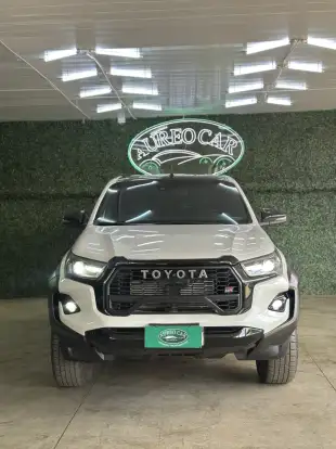 TOYOTA-HILUX-2024