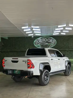 TOYOTA-HILUX-2024