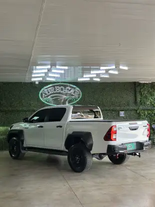 TOYOTA-HILUX-2024