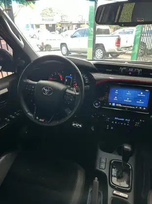 TOYOTA-HILUX-2024