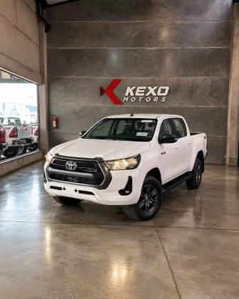 TOYOTA HILUX 2.8 D-4D TURBO DIESEL CD SR 4X4 AUTOMÁTICO