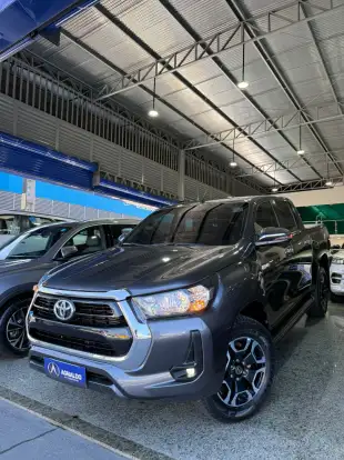 TOYOTA-HILUX-2023