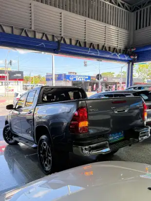 TOYOTA-HILUX-2023