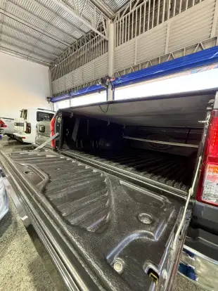 TOYOTA-HILUX-2023