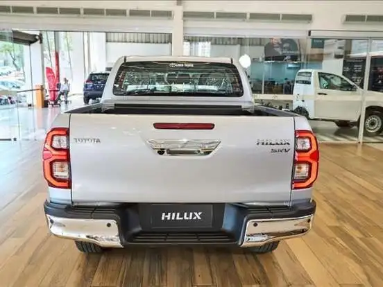 TOYOTA-HILUX-2026