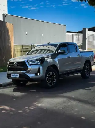TOYOTA-HILUX-2022