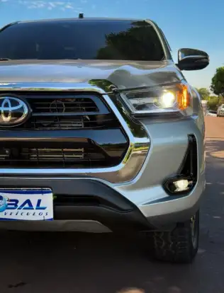 TOYOTA-HILUX-2022