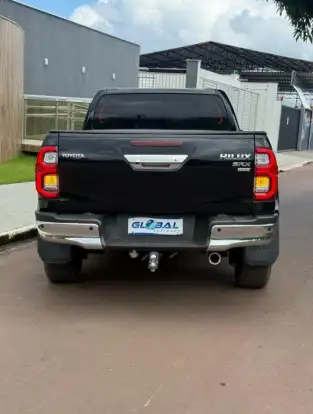 TOYOTA-HILUX-2.8 D-4D TURBO DIESEL CD SRX 4X4 AUTOMÁTICO TOYOTA-HILUX-2024