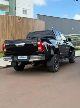 TOYOTA-HILUX-2024