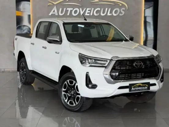TOYOTA-HILUX-2.8 D-4D TURBO DIESEL CD SRX 4X4 AUTOMÁTICO TOYOTA-HILUX-2021