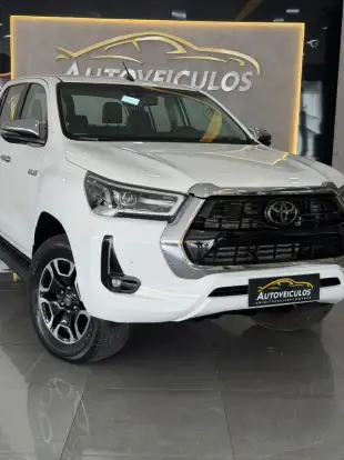 TOYOTA-HILUX-2021