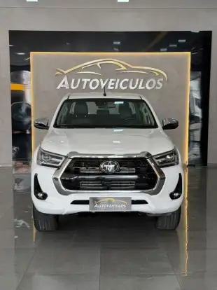 TOYOTA-HILUX-2021