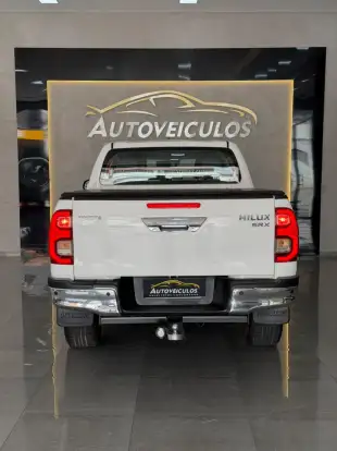 TOYOTA-HILUX-2021