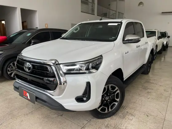 TOYOTA HILUX 2.8 D-4D TURBO DIESEL CD SRX 4X4 AUTOMÁTICO