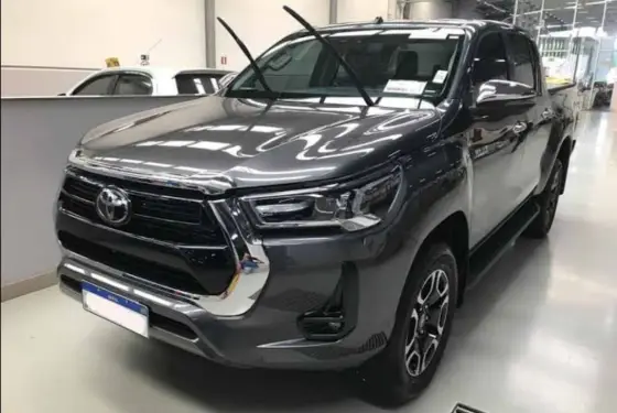 TOYOTA HILUX 2.8 D-4D TURBO DIESEL CD SRX 4X4 AUTOMÁTICO