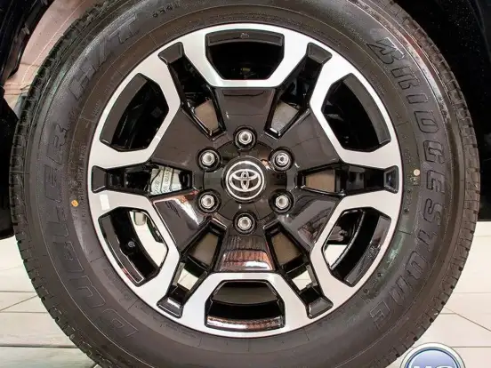 TOYOTA-HILUX-2.8 D-4D TURBO DIESEL CD SRX 4X4 AUTOMÁTICO TOYOTA-HILUX-2026